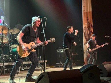 В Калуге выступает группа «КруиZ»