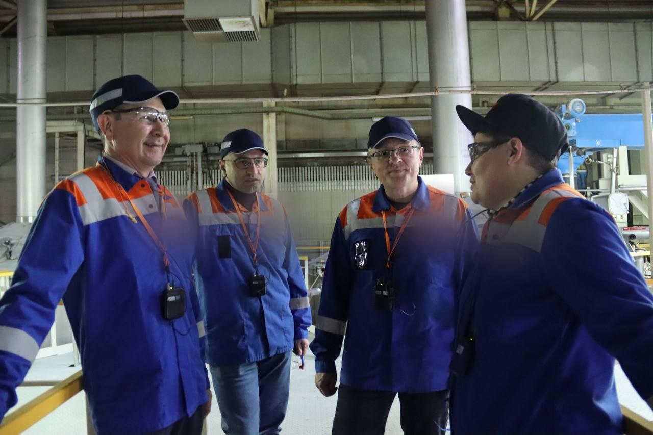 Дмитрий Денисов посетил завод по производству газированных напитков