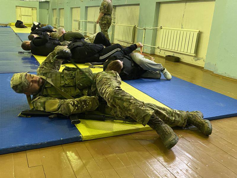 Калужские полицейские прошли обучение тактической медицине Калужские полицейские прошли обучение тактической медицине