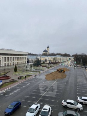 Парковка на Старом торге начинает превращаться в каток