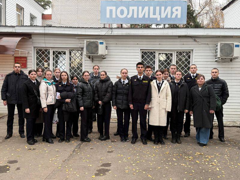 В Калуге полицейские и общественники организовали мероприятие для будущих стражей порядка В Калуге полицейские и общественники организовали мероприятие для будущих стражей порядка