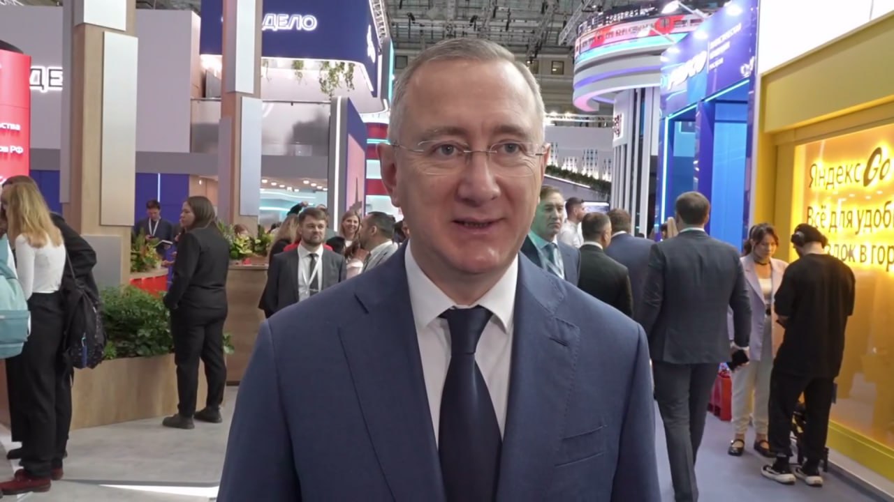 Шапша обсуждает вопросы транспорта на форуме в Москве