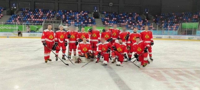 Росгвардейцы одержали очередную победу в матче Офицерской хоккейной лиги в Калуге