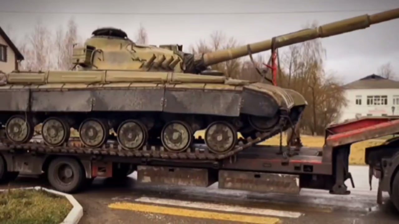 В Бабынино привезли танк. В среду, 19 ноября, об этом сообщил глава района Владимир Яничев