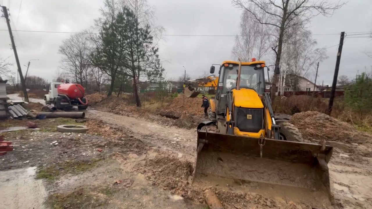 В Людиново прокладывают новую канализацию