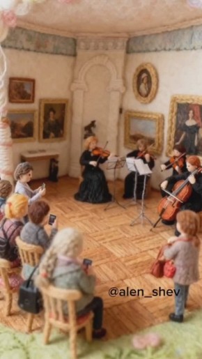 Калужанка изобразила Калугу вязанной из шерсти