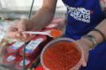 Как избежать подделки: главное слово на упаковке качественной икры