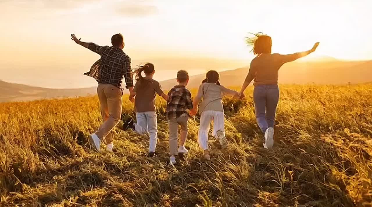 В Калужской области в рамках нацпроекта «Семья» с января по октябрь 2025года более 9900 семей получили соцподдержку