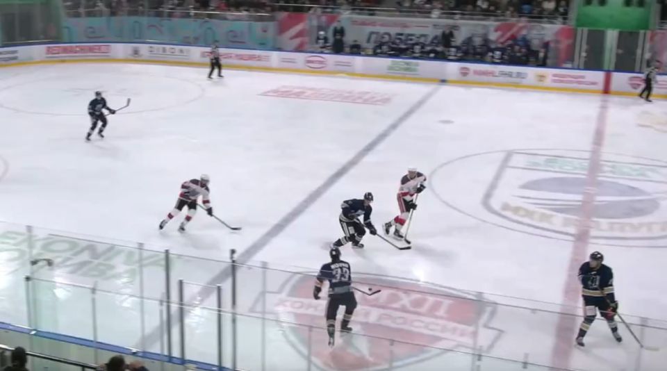 Хоккейная команда «Калуга» победила мурманский клуб