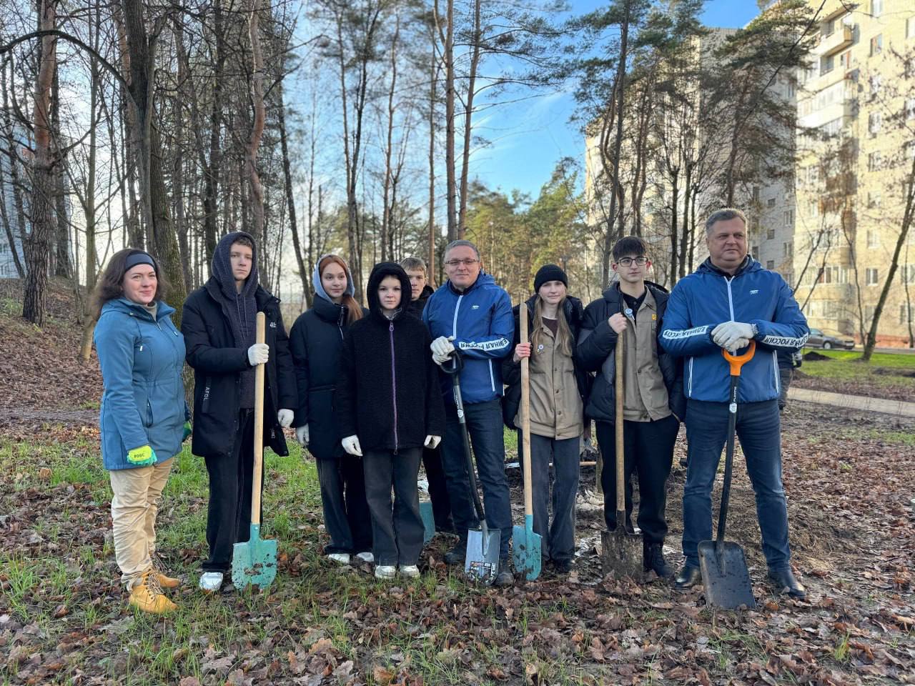 Новые деревья посадили в микрорайоне Терепец в Калуге Новые деревья посадили в микрорайоне Терепец в Калуге
