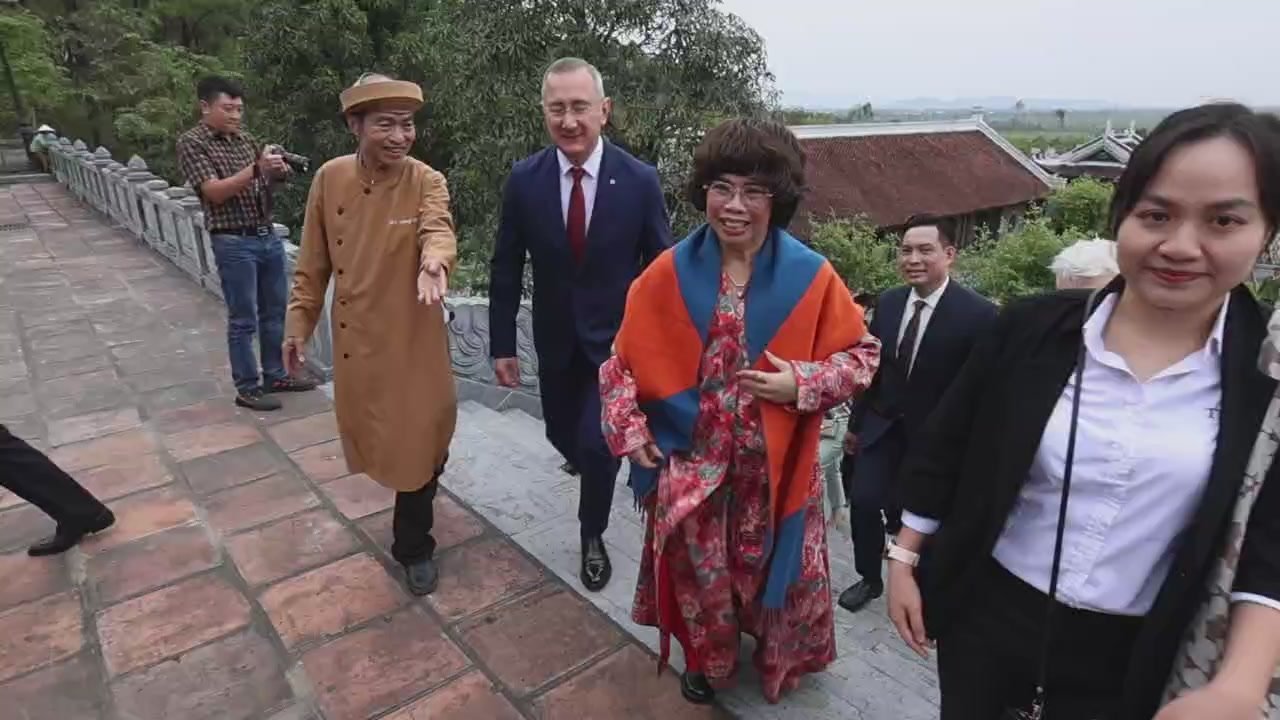 Калужскую делегацию познакомили с родными местами Хо Ши Мина