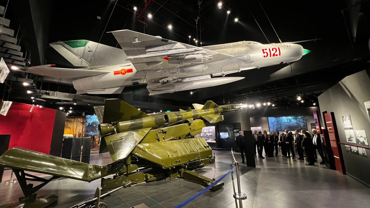 Геннадий Новосельцев:. "Наши отношения с Вьетнамом уверенно движутся по восходящей" Геннадий Новосельцев:. "Наши отношения с Вьетнамом уверенно движутся по восходящей"