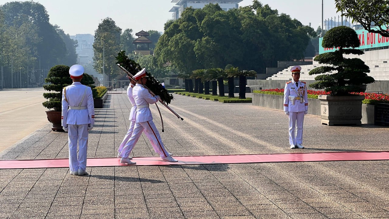 Геннадий Новосельцев:. "Наши отношения с Вьетнамом уверенно движутся по восходящей" Геннадий Новосельцев:. "Наши отношения с Вьетнамом уверенно движутся по восходящей"