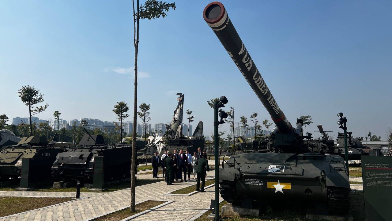 Геннадий Новосельцев:. "Наши отношения с Вьетнамом уверенно движутся по восходящей" Геннадий Новосельцев:. "Наши отношения с Вьетнамом уверенно движутся по восходящей"