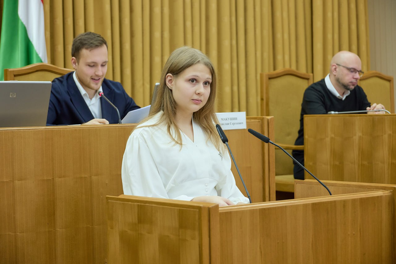 В Законодательном Собрании области наградили победителей конкурса «Моя законодательная инициатива» В Законодательном Собрании области наградили победителей конкурса «Моя законодательная инициатива»