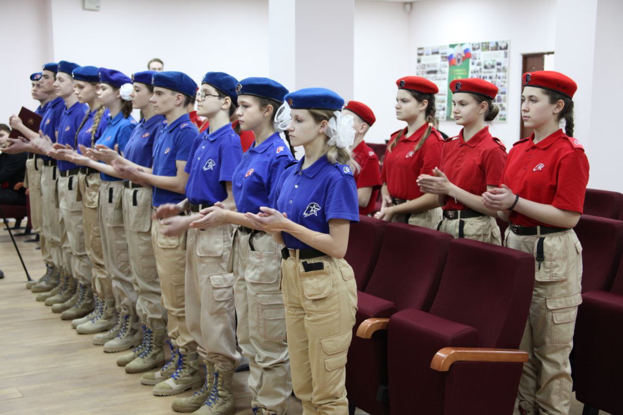 В следственном управлении Следственного комитета Российской Федерации по Калужской области состоялась церемония приведения юнармейцев к торжественной клятве и подписание соглашения о сотрудничестве В следственном управлении Следственного комитета Российской Федерации по Калужской области состоялась церемония приведения юнармейцев к торжественной клятве и подписание соглашения о сотрудничестве