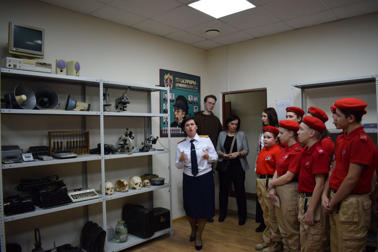 В следственном управлении Следственного комитета Российской Федерации по Калужской области состоялась церемония приведения юнармейцев к торжественной клятве и подписание соглашения о сотрудничестве В следственном управлении Следственного комитета Российской Федерации по Калужской области состоялась церемония приведения юнармейцев к торжественной клятве и подписание соглашения о сотрудничестве