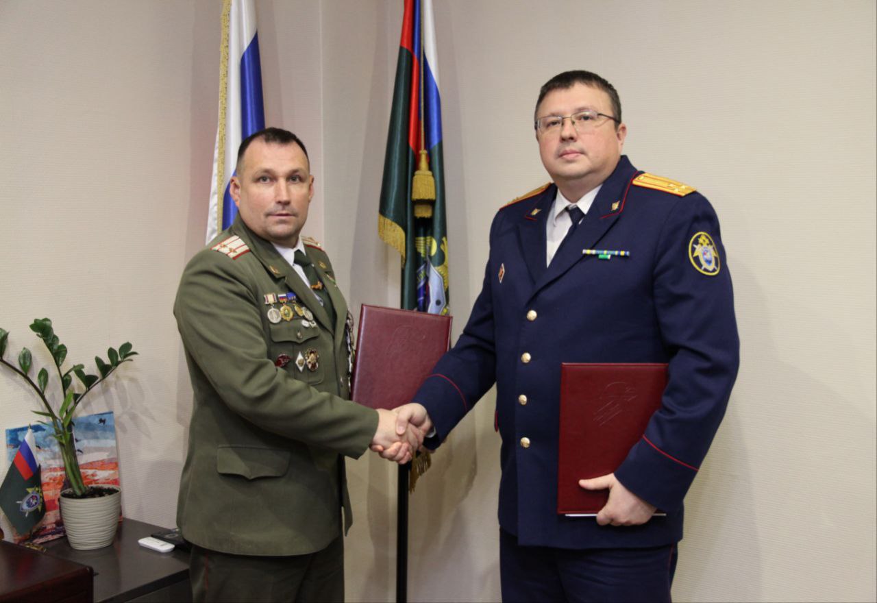 В следственном управлении Следственного комитета Российской Федерации по Калужской области состоялась церемония приведения юнармейцев к торжественной клятве и подписание соглашения о сотрудничестве В следственном управлении Следственного комитета Российской Федерации по Калужской области состоялась церемония приведения юнармейцев к торжественной клятве и подписание соглашения о сотрудничестве