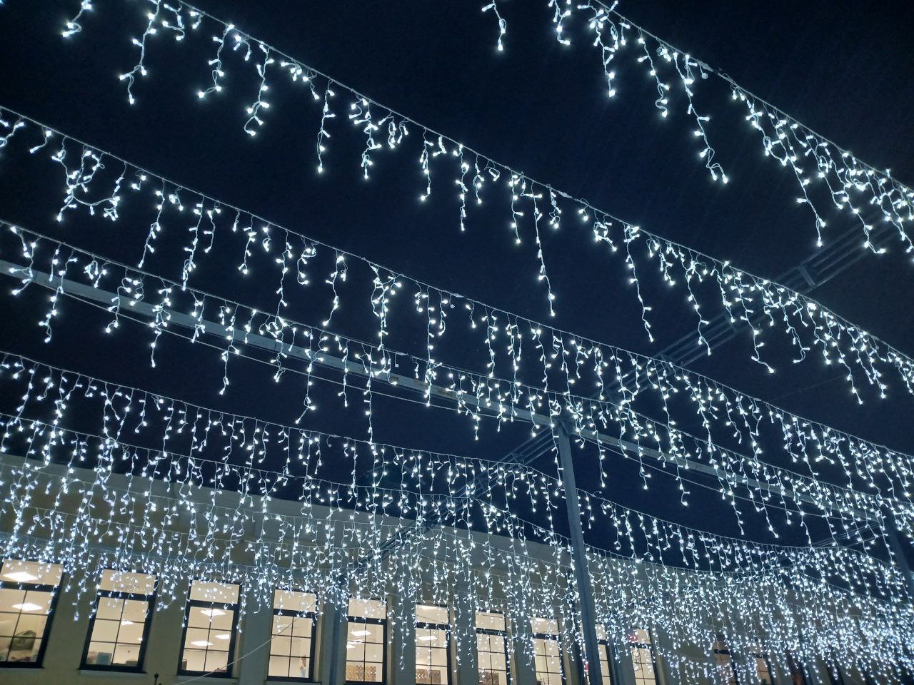 В Калуге восстановили световую инсталляцию на Театральной улице