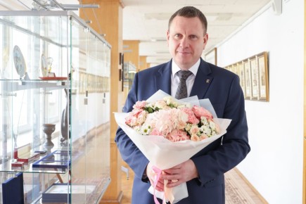 30    .       ,   - -    ,    