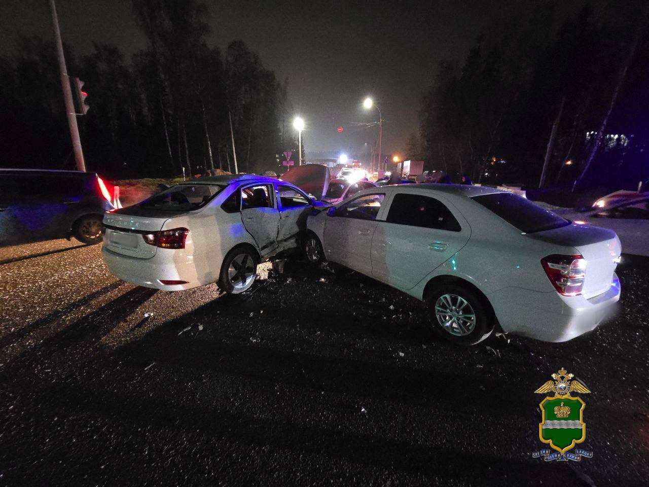 Два человека получили травмы в массовом ДТП на трассе М3 «Украина»