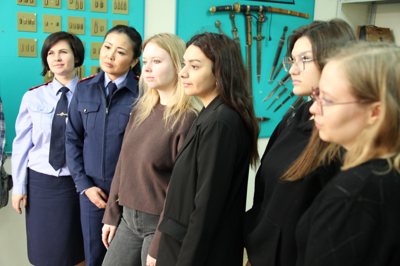 Сотрудники следственного управления Следственного комитета Российской Федерации по Калужской области провели встречу со студентами Калужского государственного университета имени Константина Эдуардовича Циолковского Сотрудники следственного управления Следственного комитета Российской Федерации по Калужской области провели встречу со студентами Калужского государственного университета имени Константина Эдуардовича Циолковского