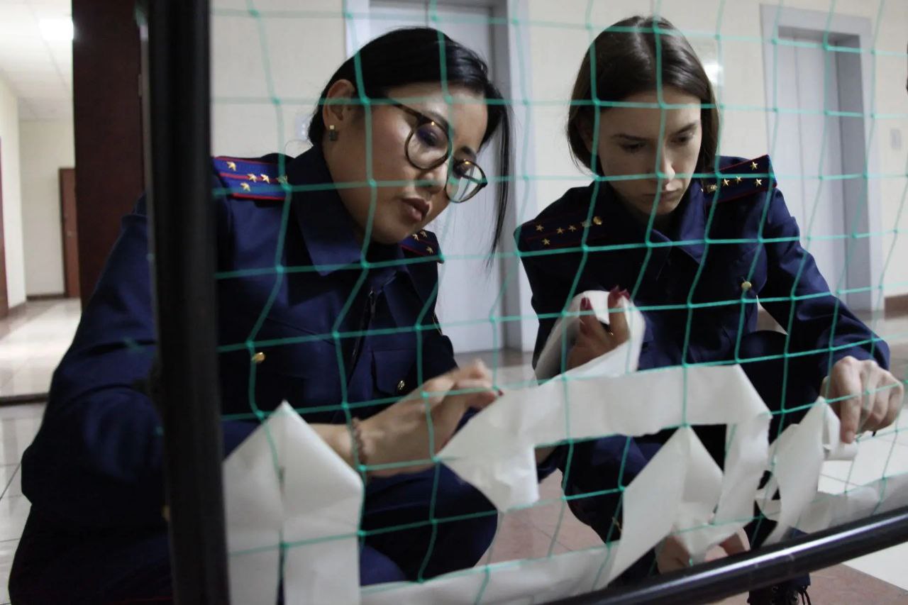 Калужские следователи прошли обучение по изготовлению маскировочных сетей Калужские следователи прошли обучение по изготовлению маскировочных сетей