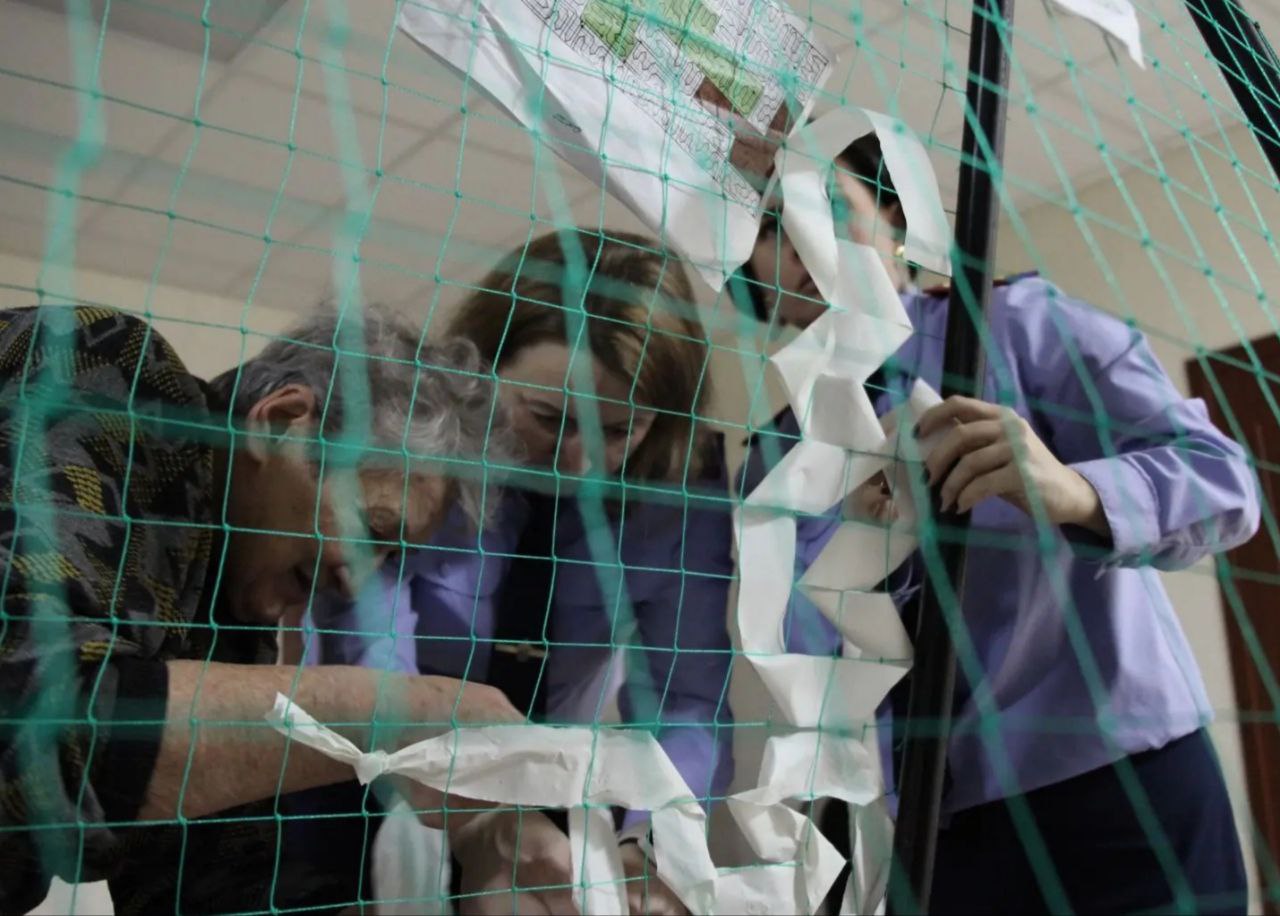 Калужские следователи прошли обучение по изготовлению маскировочных сетей Калужские следователи прошли обучение по изготовлению маскировочных сетей