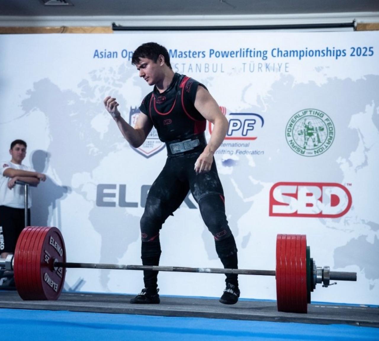 Калужский пауэрлифтер установил мировой рекорд в становой тяге Калужский пауэрлифтер установил мировой рекорд в становой тяге