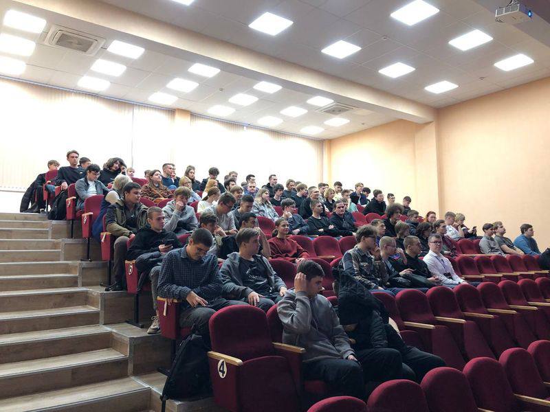 Начальник управления по борьбе с киберпреступлениями УМВД России по Калужской области Казбек Зангионов на встрече со студентами КФ МГТУ им. Н. Э. Баумана рассказал как защитить себя в виртуальном пространстве Начальник управления по борьбе с киберпреступлениями УМВД России по Калужской области Казбек Зангионов на встрече со студентами КФ МГТУ им. Н. Э. Баумана рассказал как защитить себя в виртуальном пространстве