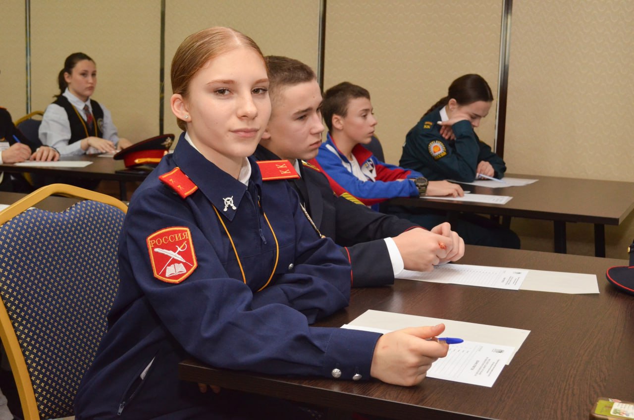 Дмитрий Денисов: С любовью к своей стране: 15 тысяч калужских школьников стали членами патриотических объединений!