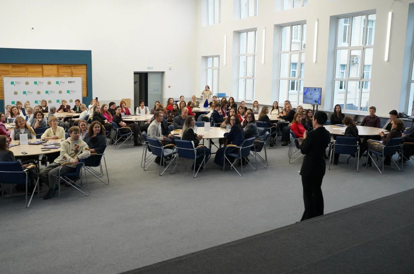 В Калуге наградили лучших администраторов госпабликов! Эти сообщества — важный источник полезной информации для населения страны В Калуге наградили лучших администраторов госпабликов! Эти сообщества — важный источник полезной информации для населения страны