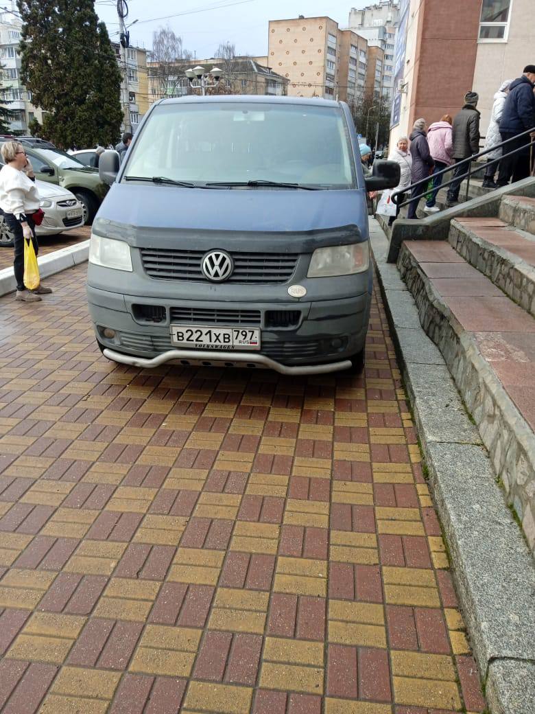 В Калуге очереди выстроились за красной икрой за 200р В Калуге очереди выстроились за красной икрой за 200р