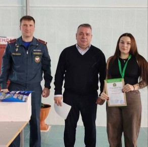 Сотрудница Росгвардии завоевала бронзу на областном турнире по плаванию в Калуге