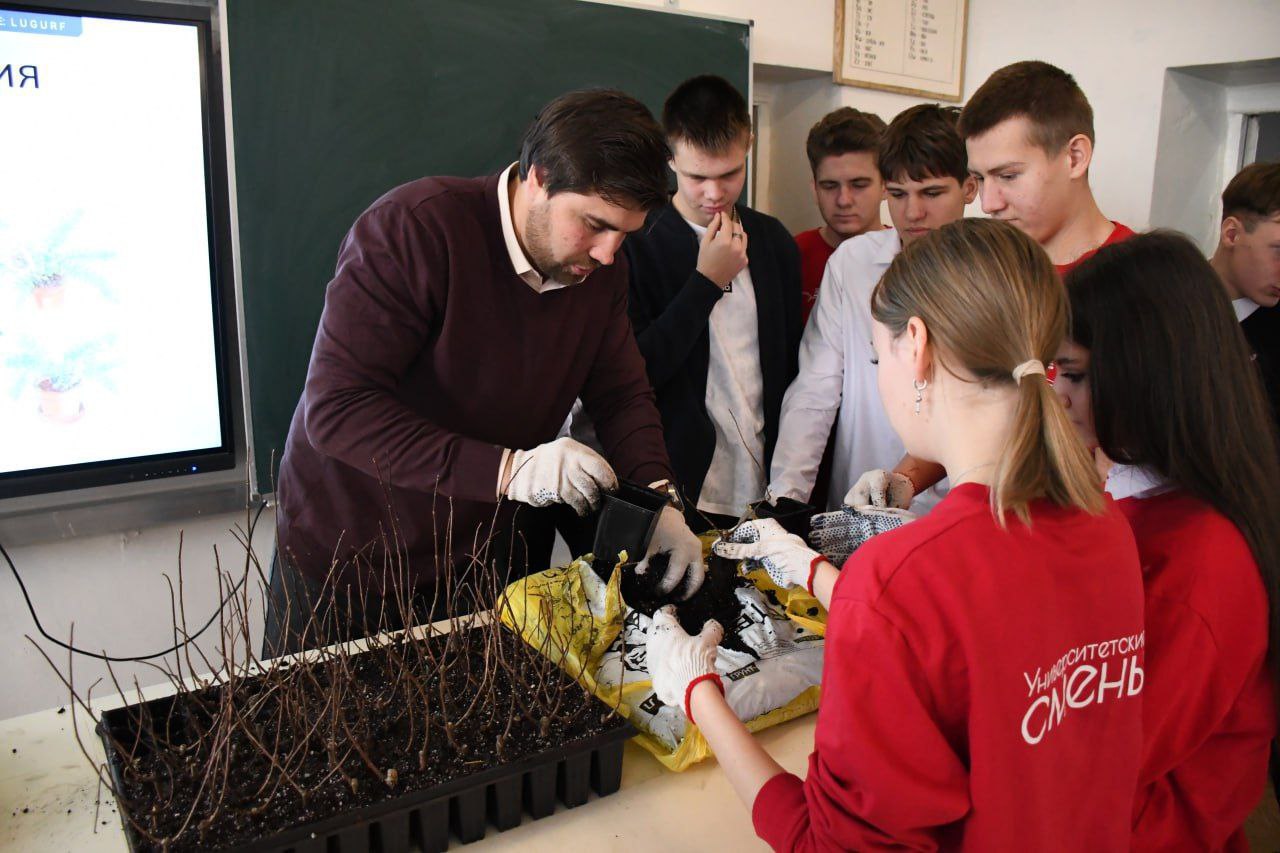 Делегация из Калужской области привезла помощь и провела мастер-класс в Первомайске Делегация из Калужской области привезла помощь и провела мастер-класс в Первомайске