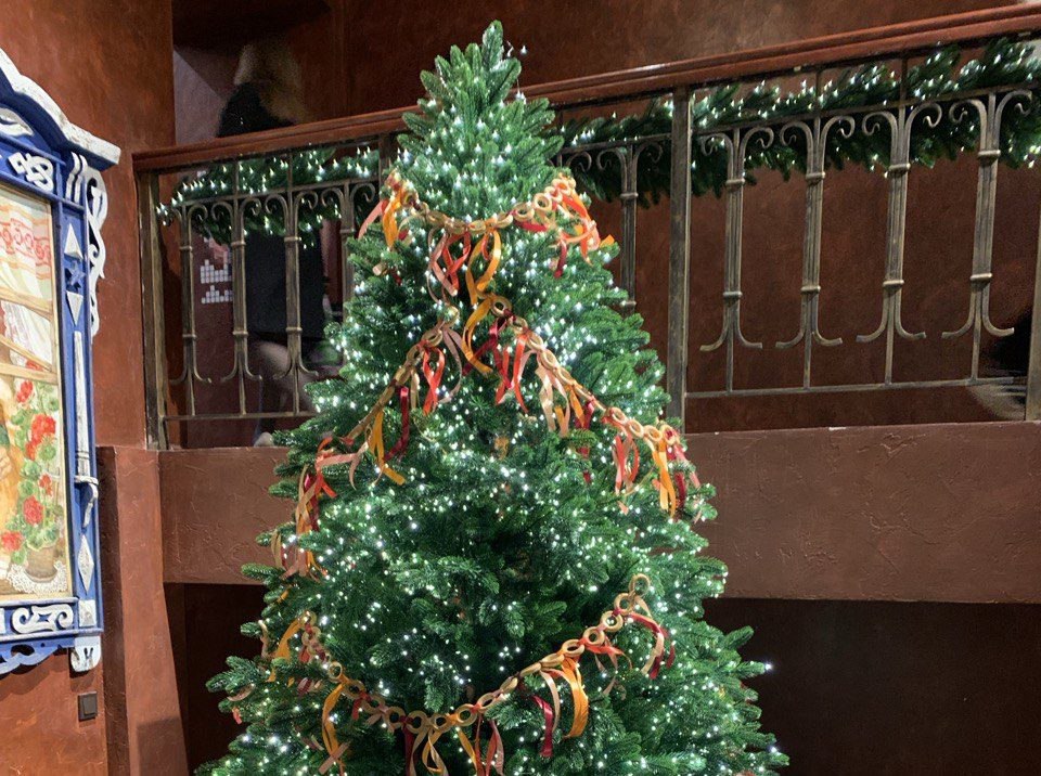 Калужанам напомнили о правилах безопасного использования гирлянд