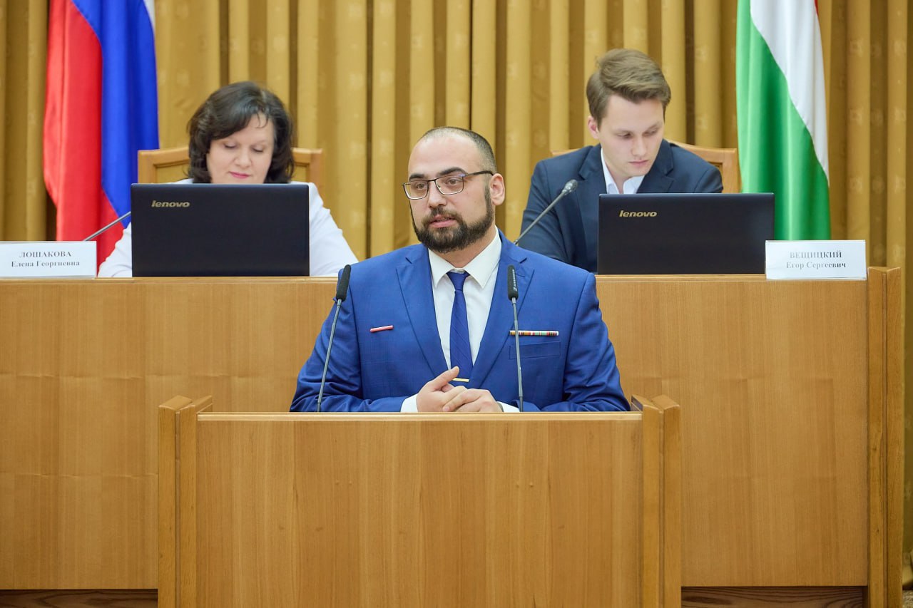 Председателем нового состава Молодежного парламента избран ветеран СВО Максим Кириллов Председателем нового состава Молодежного парламента избран ветеран СВО Максим Кириллов