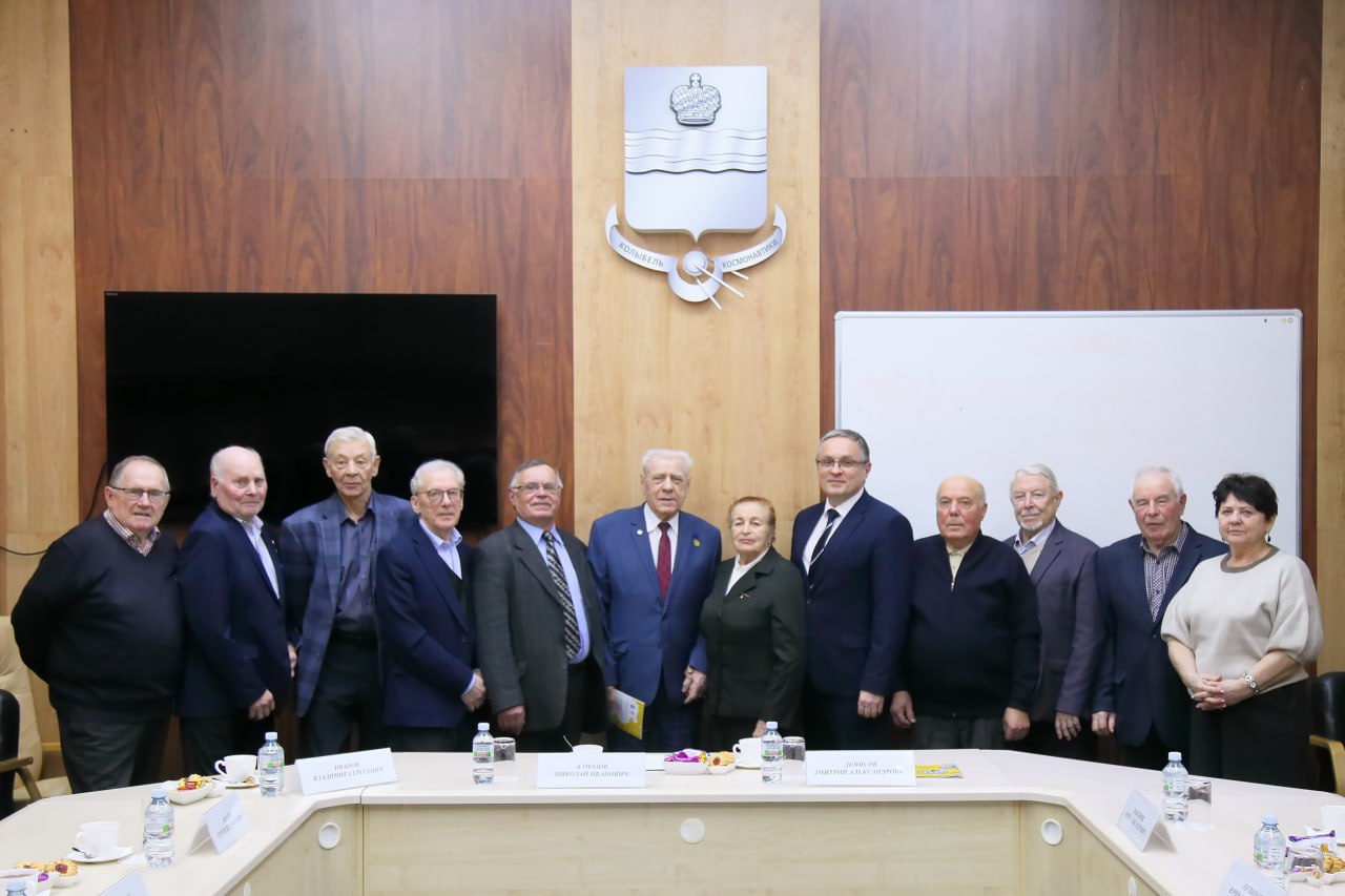 Глава Калуги встретился с членами Совета старейшин Глава Калуги встретился с членами Совета старейшин