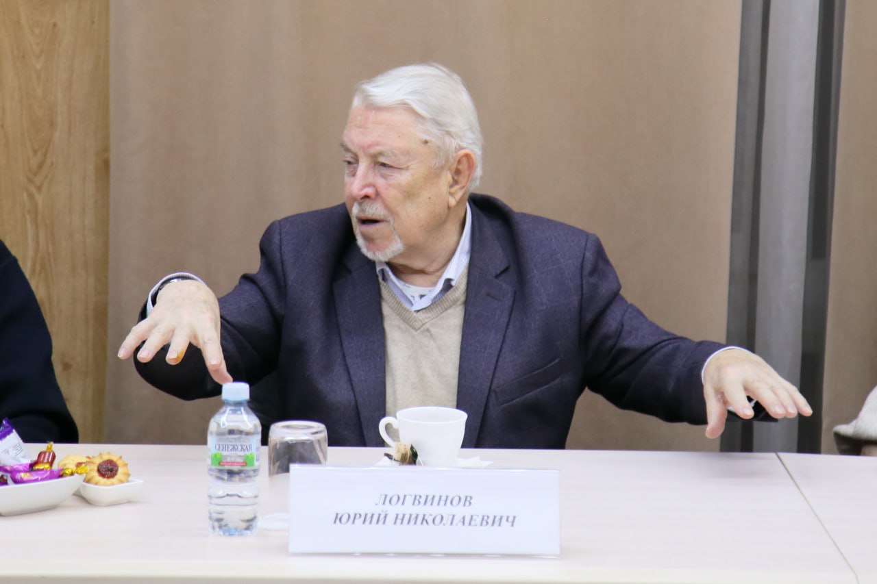 Глава Калуги встретился с членами Совета старейшин Глава Калуги встретился с членами Совета старейшин