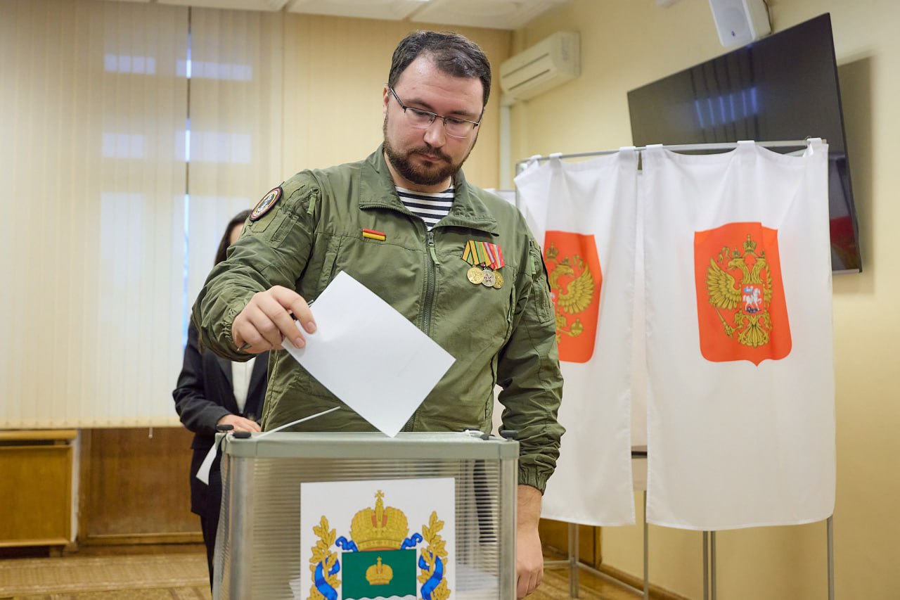 Председателем нового состава Молодежного парламента избран ветеран СВО Максим Кириллов Председателем нового состава Молодежного парламента избран ветеран СВО Максим Кириллов