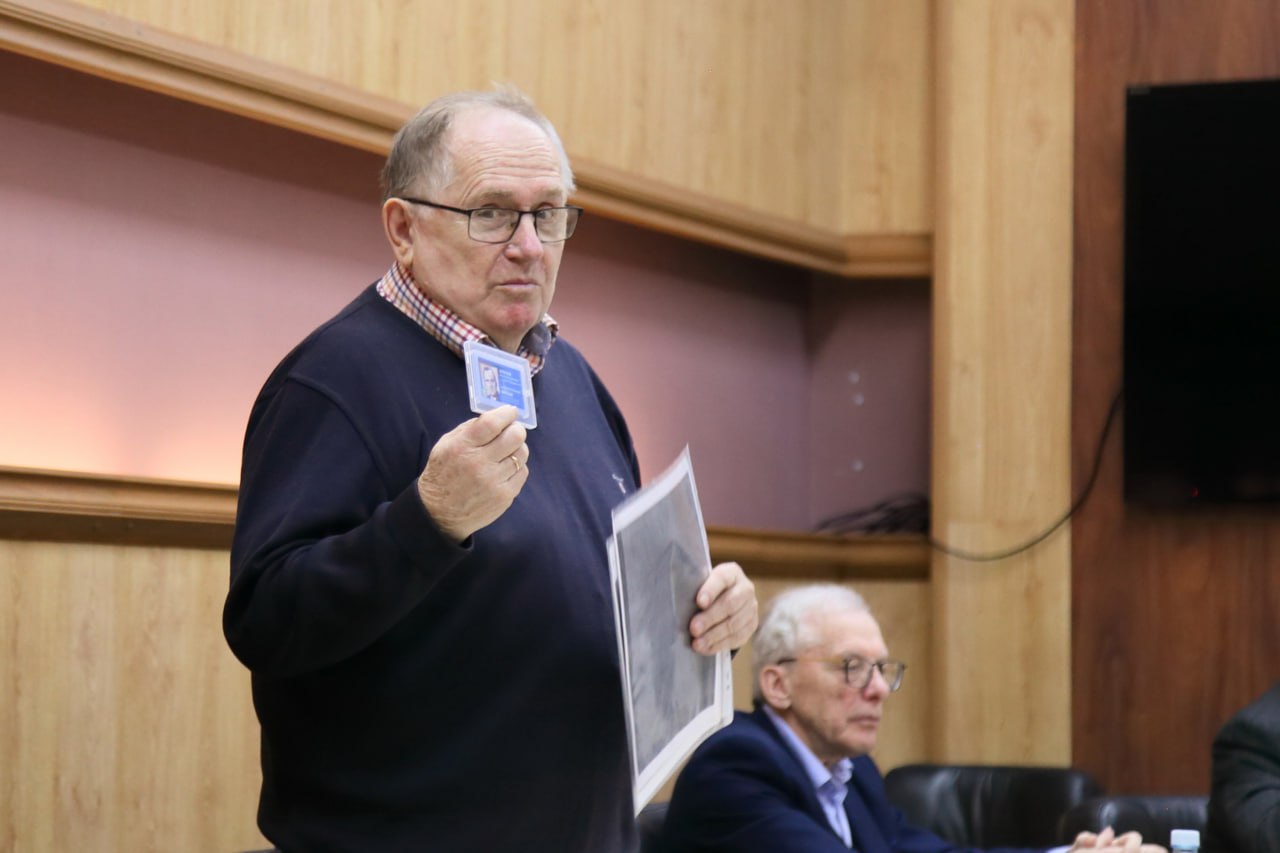 Глава Калуги встретился с членами Совета старейшин Глава Калуги встретился с членами Совета старейшин