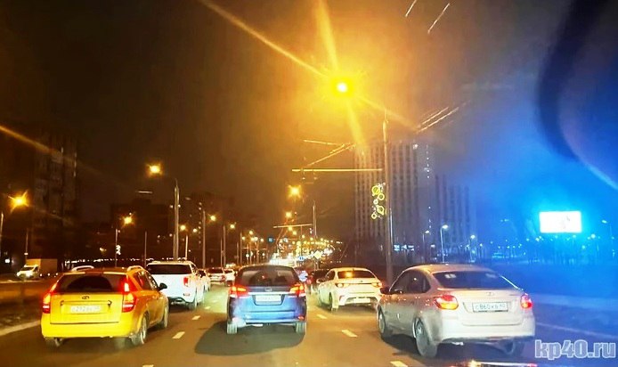 На Правом берегу Калуги настраивают светофоры для борьбы с пробками