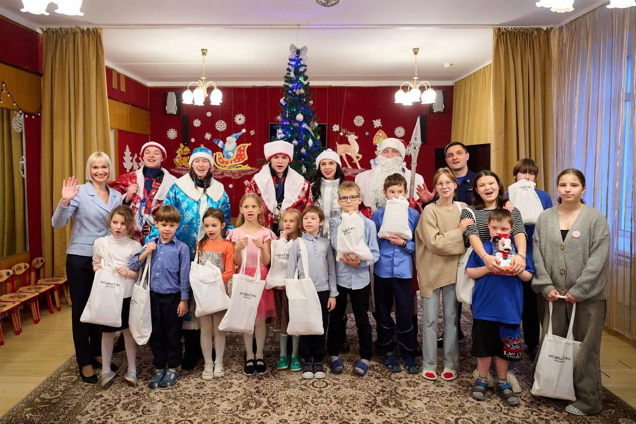 Калужская область впервые присоединилась к акции Всероссийского студенческого корпуса спасателей «Десант Дедов Морозов» Калужская область впервые присоединилась к акции Всероссийского студенческого корпуса спасателей «Десант Дедов Морозов»