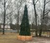 В посёлке Резвань установили ограждение у опасной новогодней ёлки
