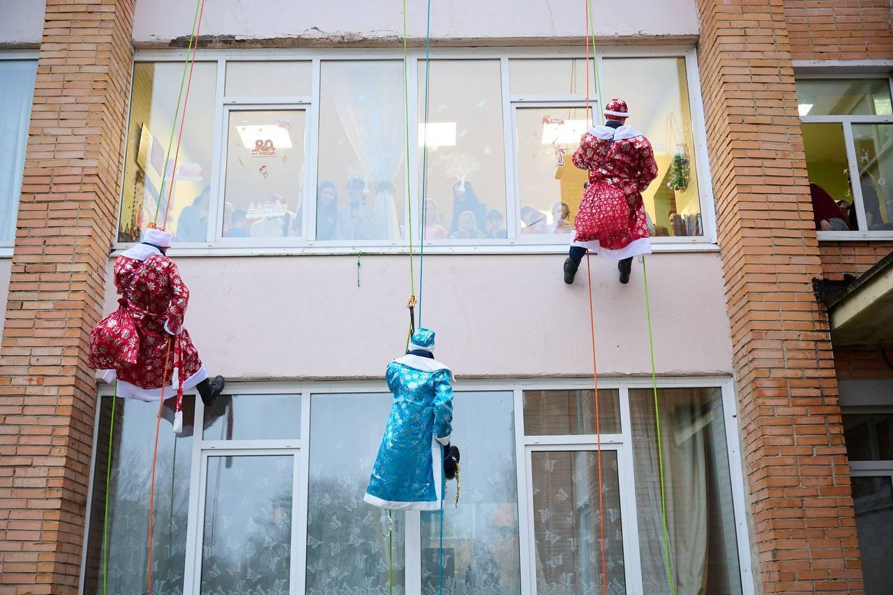 Калужская область впервые присоединилась к акции Всероссийского студенческого корпуса спасателей «Десант Дедов Морозов»