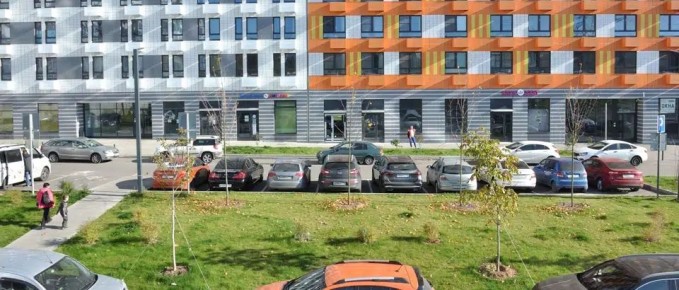 Как законно освободить пространство под окнами от припаркованных машин