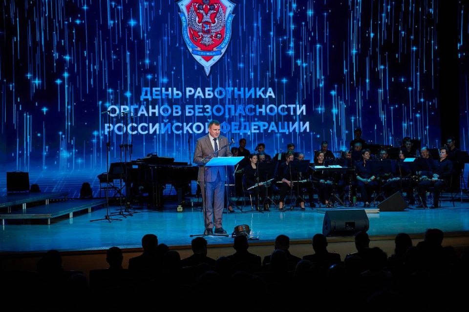 20 ������� - ���� ��������� ������� ������������ ���������� ���������