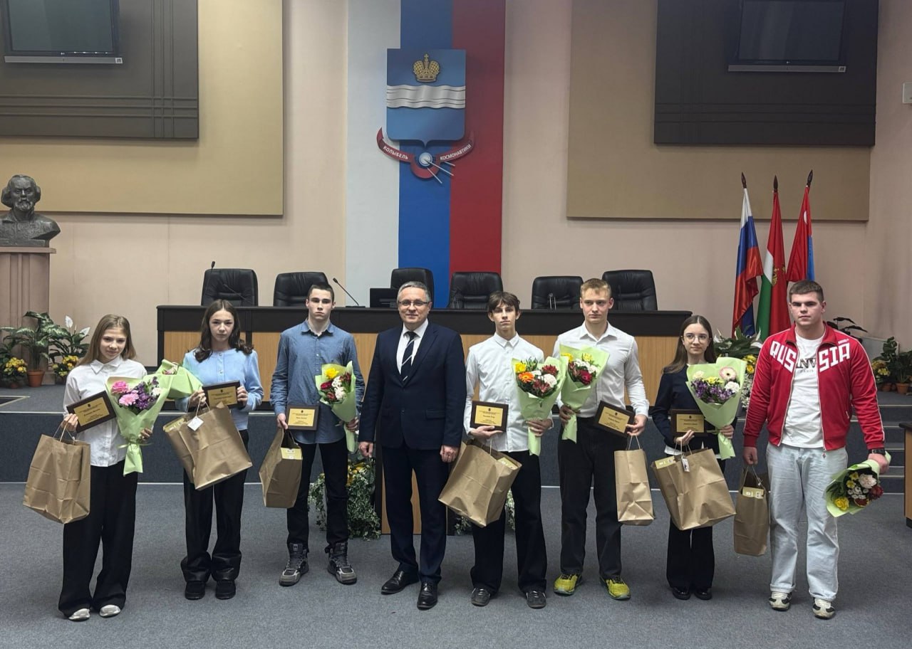 Дмитрий Денисов: #КалугаСпортивная – это:. 4500 обладателей массовых разрядов; Дмитрий Денисов: #КалугаСпортивная – это:. 4500 обладателей массовых разрядов;