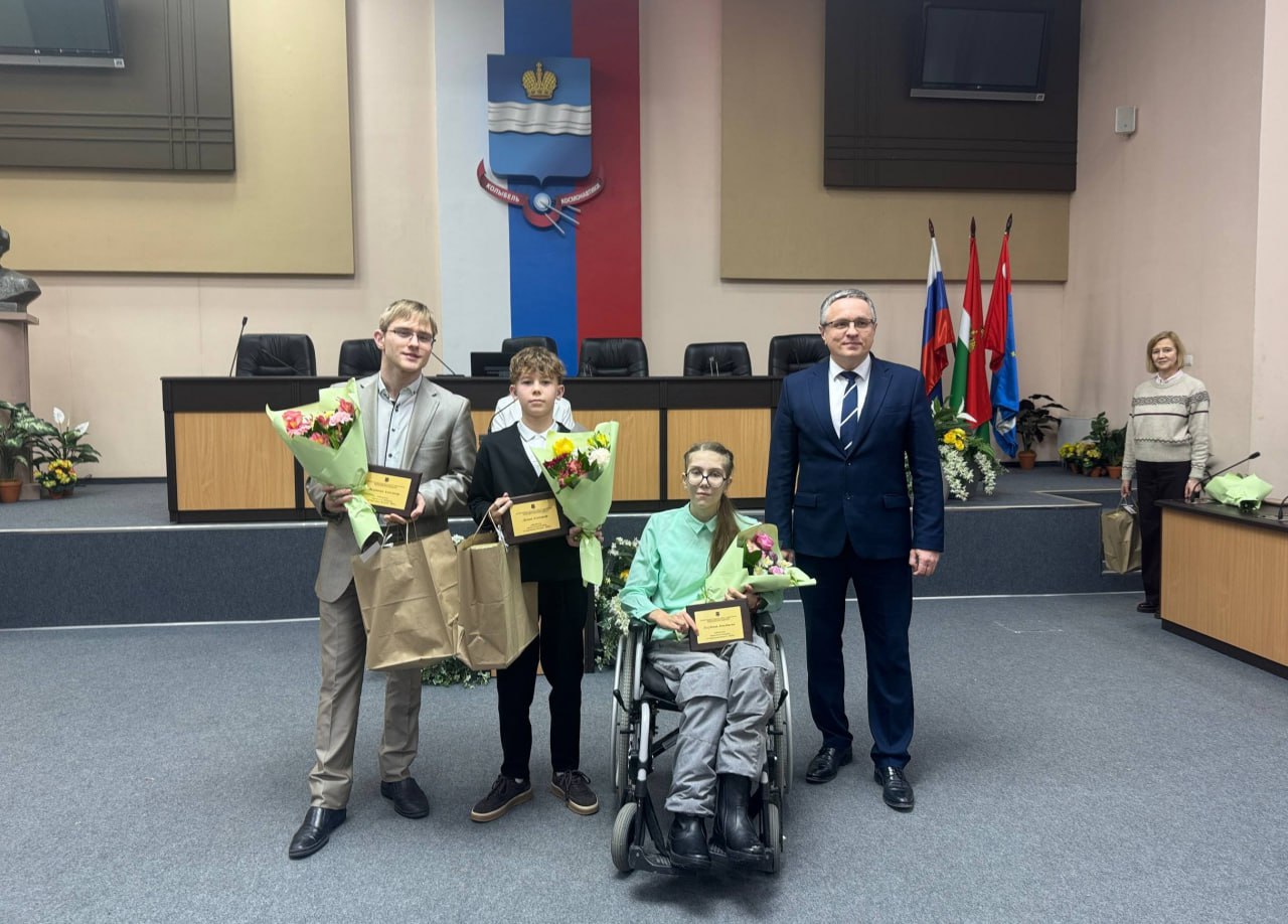 Дмитрий Денисов: #КалугаСпортивная – это:. 4500 обладателей массовых разрядов; Дмитрий Денисов: #КалугаСпортивная – это:. 4500 обладателей массовых разрядов;