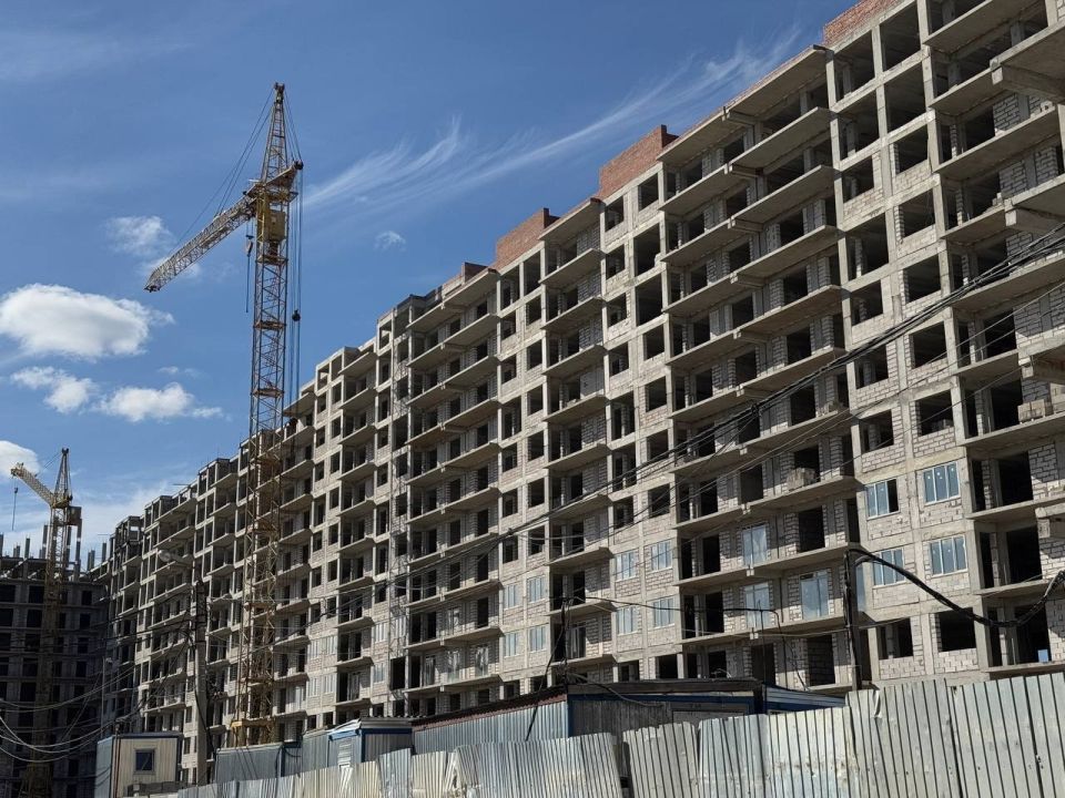 Застройщикам отдадут землю без торгов в обмен на квартиры для сирот